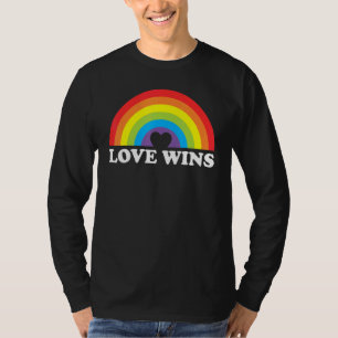 Love Wins LGBTQ Gay Pride Rainbow Lesbian Ally Com T-Shirt