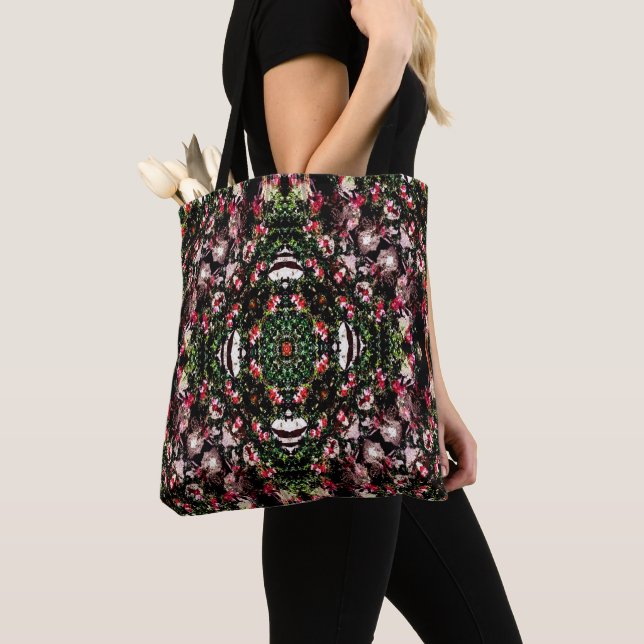 Lovely garden....... tote bag (Close Up)