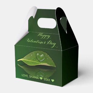 Lovely Heart-Shaped Water Droplet on Leaf Favour Box