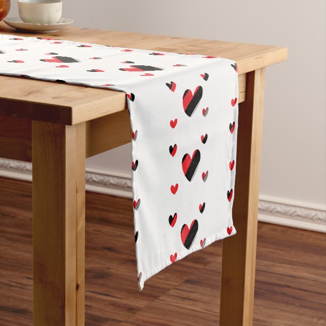 Lovely hearts pattern short table runner (In Situ)