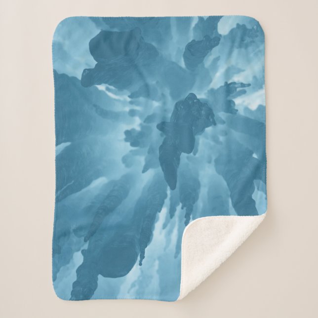 Low angle view of stalactites sherpa blanket (Front)
