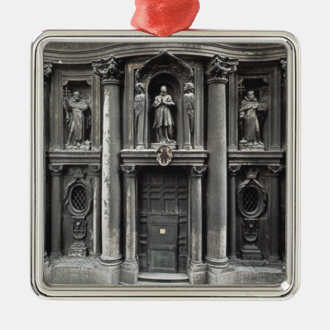 Lower half of the facade, 1637-41 metal tree decoration (Front)