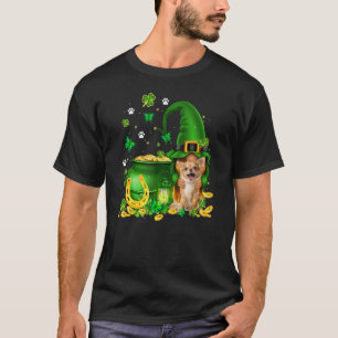 Lucky Gnome U2013 Gnome Hug Chihuahua Dog St Patri T-Shirt