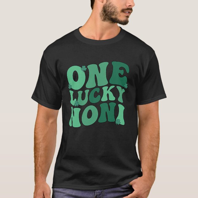 Lucky Noni Grandmother St Patrick's Day Noni Grand T-Shirt (Front)