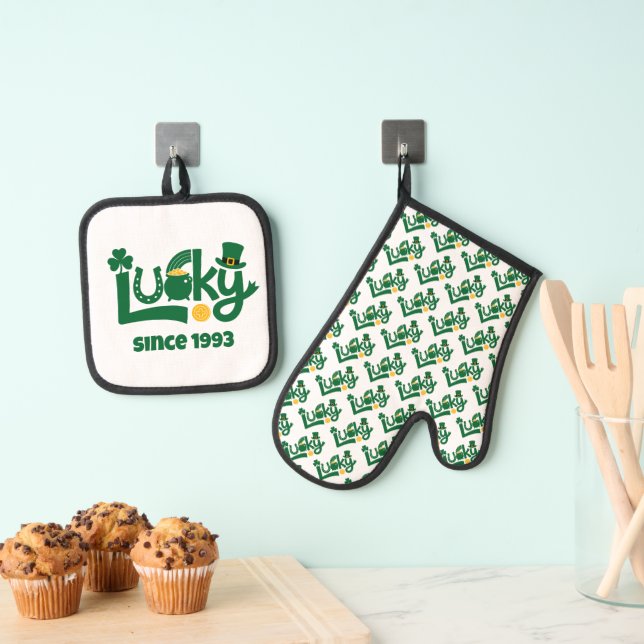 Lucky since Year Oven Mitt & Pot Holder Set (Insitu(Hanging))