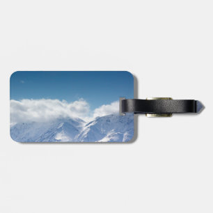 Luggage tag with photo of snowy mountaintop