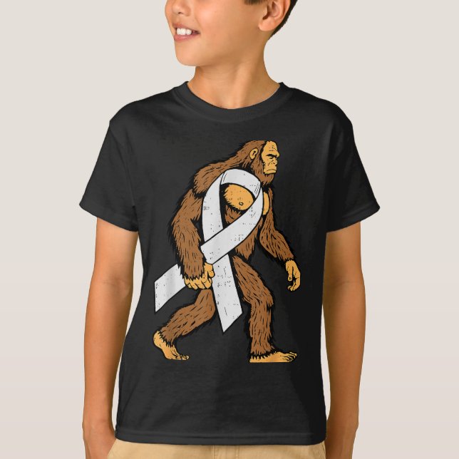 Lung Cancer Awareness Bigfoot White Ribbon Suprt M T-Shirt (Front)