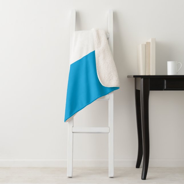 Luxembourg flag sherpa blanket (In Situ)