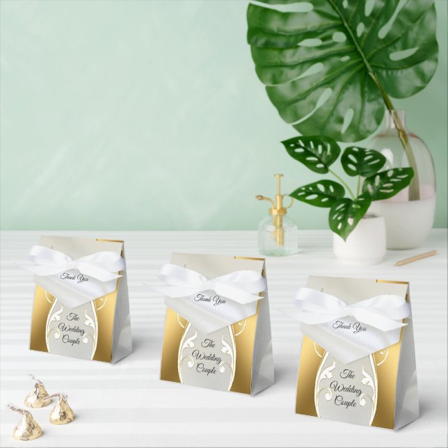 Luxurious, White, Flowing Silk & White Roses. Favour Box (Multiple)
