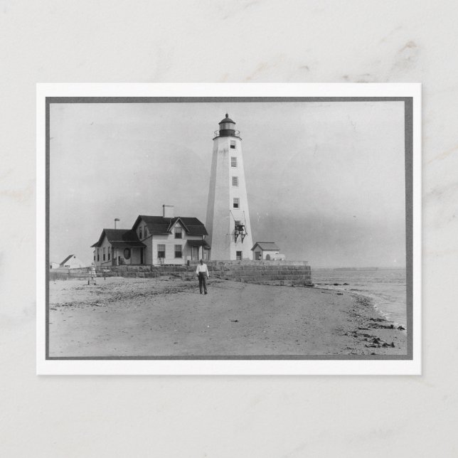 Lynde Point lighthouse, Old Saybrook, CT Vintage Postcard (Front)