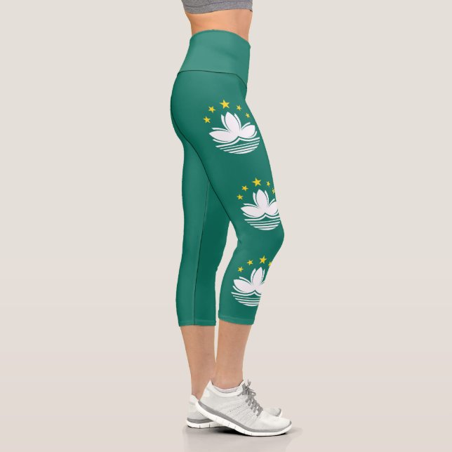 Macau Flag Capri Leggings (Right)