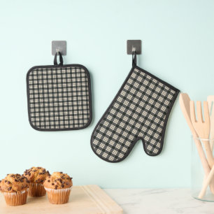 MacFarlane Black White Original Scottish Tartan Oven Mitt & Pot Holder Set