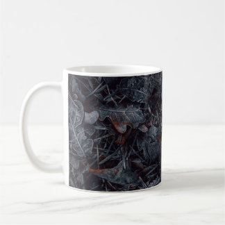 MACRO PHOTOGRAPHY OF GRAY AND BROWN LEAVES COFFEE MUG