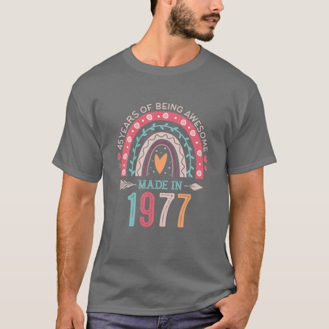 Made In 1975 45 Year Old Rainbow 45Th Birthday Gif T-Shirt (Front)