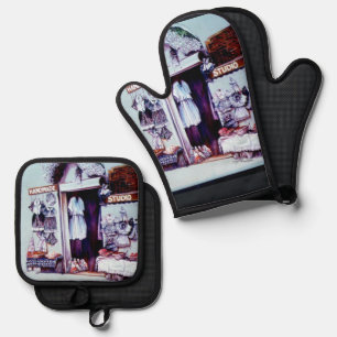 Made in Budapest Oven Mitt & Pot Holder Set
