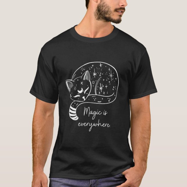 Magic Is Everywhere Mystical Cat Witch Vibes Hallo T-Shirt (Front)