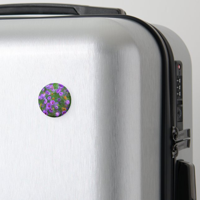 MAGNET with purple flowers (In Situ (Luggage))