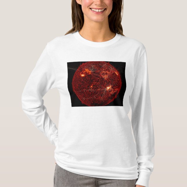 Magnetic field lines on the Sun 3 T-Shirt (Front)