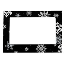 Magnetic frame for snowflake photos