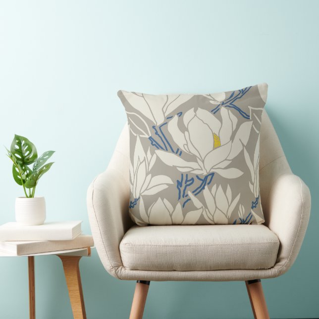 Magnolia graphic in gray pattern cushion (Chair)