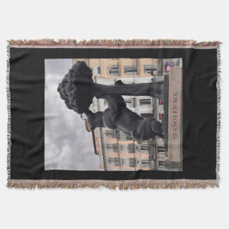 Magroño bear throw blanket