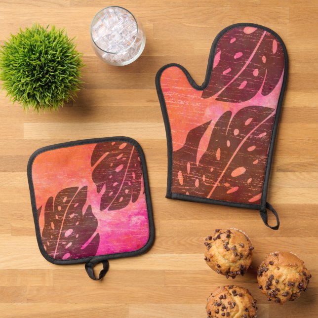 Maikai Hawaiian Monstera Leaf Tie-Dye Fuchsia Oven Mitt & Pot Holder Set (Top Down)