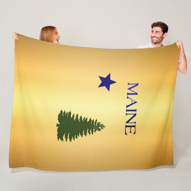 Maine 1901 flag fleece blanket (In Situ)