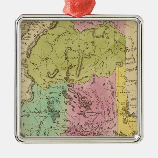 Maine 19 metal tree decoration (Front)