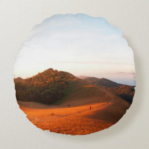 Majestic field in the sunlight. Dramatic and pictu Round Cushion