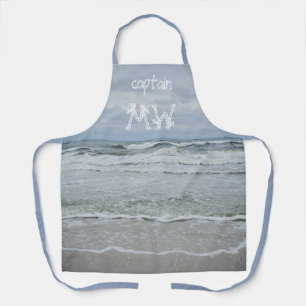 Majestic sea with waves under stormy skies apron