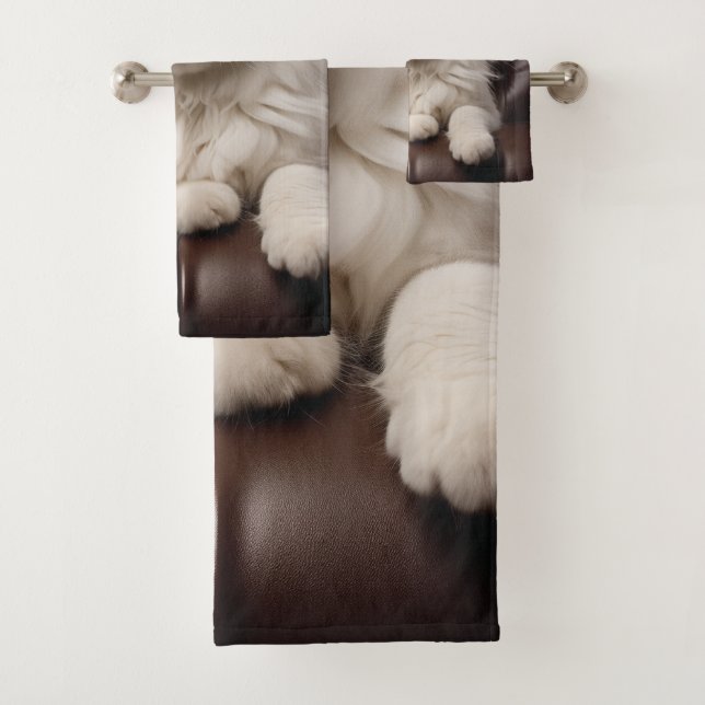 Majestic white cat bath towel set (Insitu)