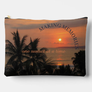 Making Memories One Sunset At a Time, Travel Pouch
