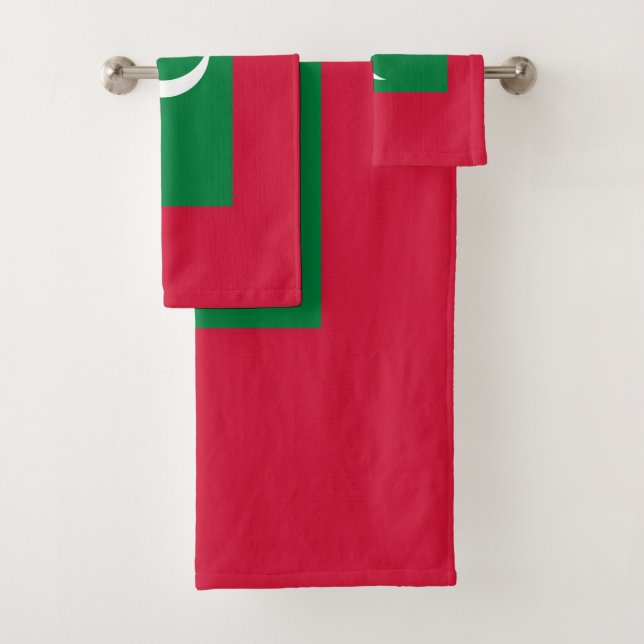 Maldives Flag Bath Towel Set (Insitu)