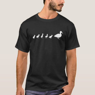 Mama Duck 5 Ducklings Animal Family Mothers Day Gi T-Shirt