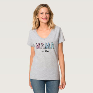 Mama est Womens V-Neck T-Shirt