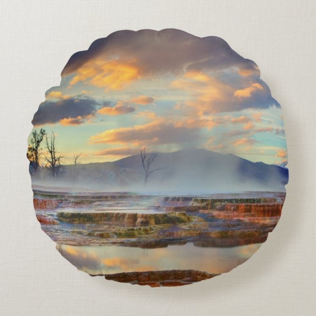 Mammoth Hot Springs Round Cushion (Front)