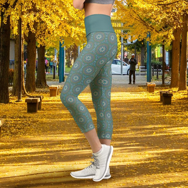 Mandala Green Capri Leggings (Mandala Green Capri Leggings)