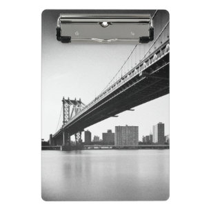 Manhattan Bridge and skyline, New York, US. Mini Clipboard