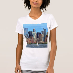 Manhattan NY – Sailboat By Manhattan Skyline T-Shirt