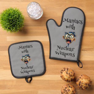 Maniacs Oven Mitt & Pot Holder Set