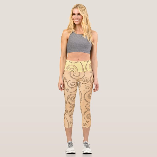 Maple Leaf Seamless Pattern Capri Leggings (Front)