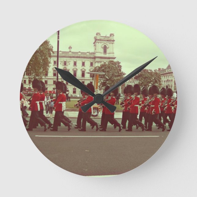 Marching guards at buckingham palace round clock (Front)
