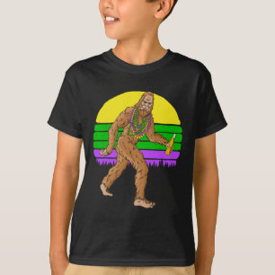 Mardi Gras Bigfoot Beads And Beer Sasquatch Fat Tu T-Shirt