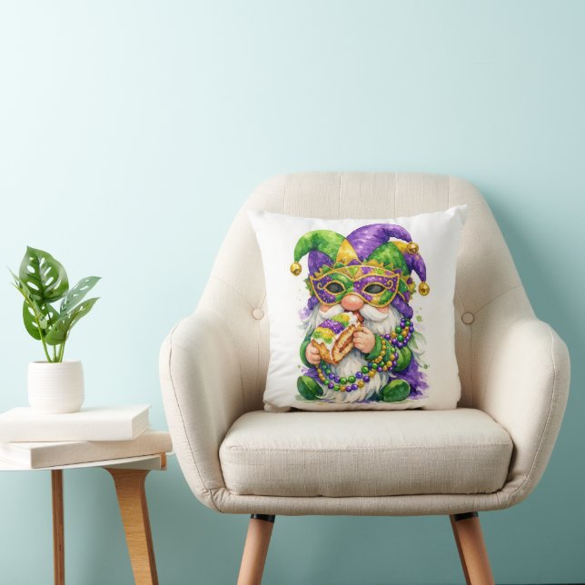 Mardi Gras Gnome Eating King Cake Cushion (Chair)