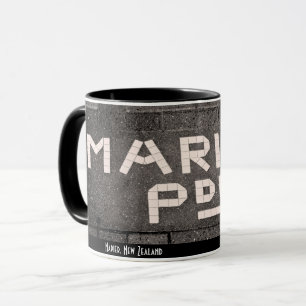 Marine Parade, Napier, New Zealand Mug