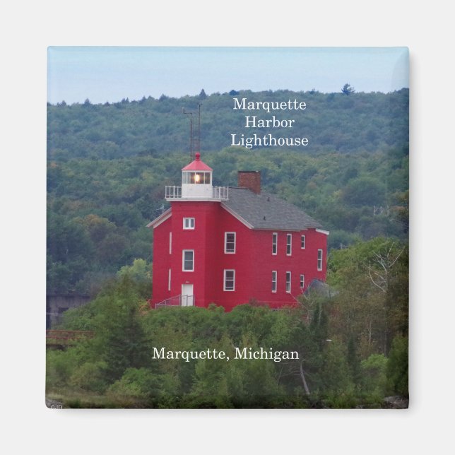Marquette Harbour Lighthouse magnet (Front)