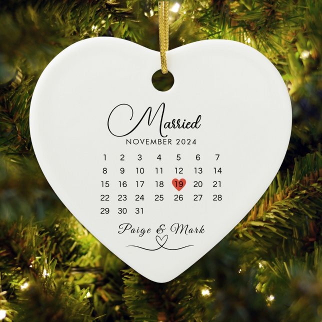 Married Calendar Wedding Date Keepsake White Ceramic Tree Decoration (Married Calendar Wedding Date Keepsake White Ceramic Ornament)