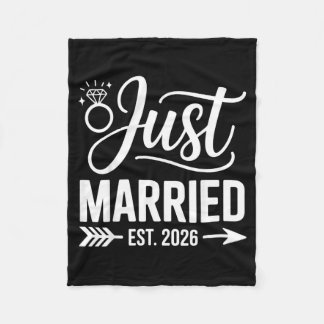 Married Est 2026 Wedding Wife Mr Mrs Bride Groom 3 Fleece Blanket