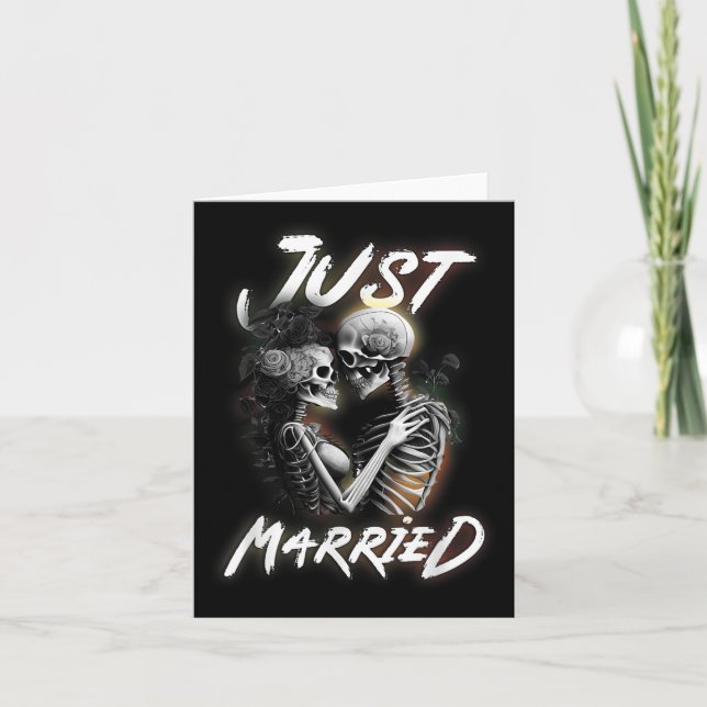 Married Halloween Skeleton Bride And Groom Wedding Card (Front)