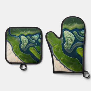 Marshland Elegance Oven Mitt & Pot Holder Set